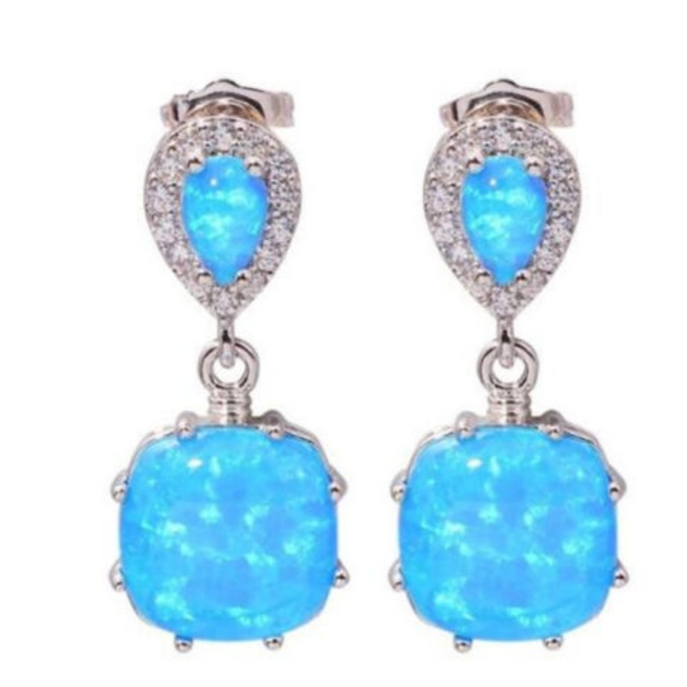 Nice earring - Picture 3 of 3